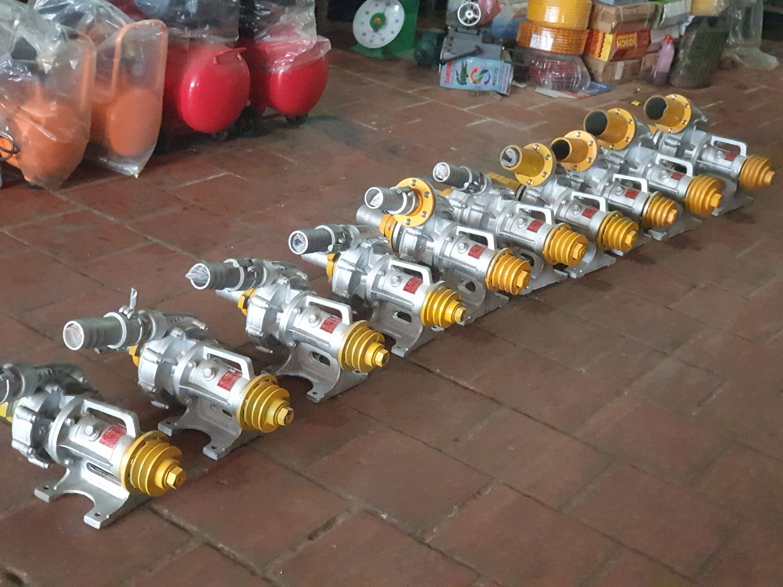 Máy bơm nước văn thể