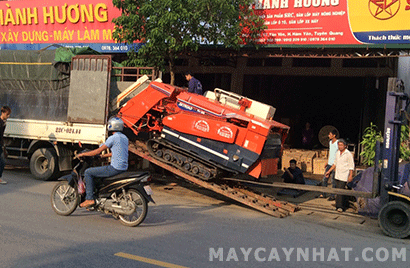 MÁY GẶT ĐẬP LIÊN HỢP KUBOTA R - 30