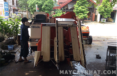 MÁY GẶT ĐẬP LIÊN HỢP KUBOTA 