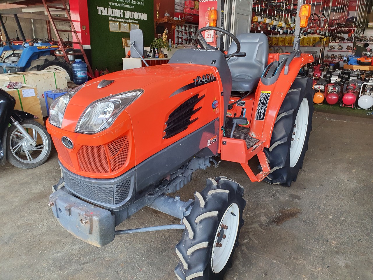 MÁY CÀY KUBOTA T240D