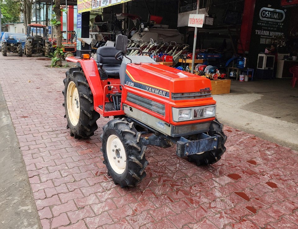 YANMAR F235 